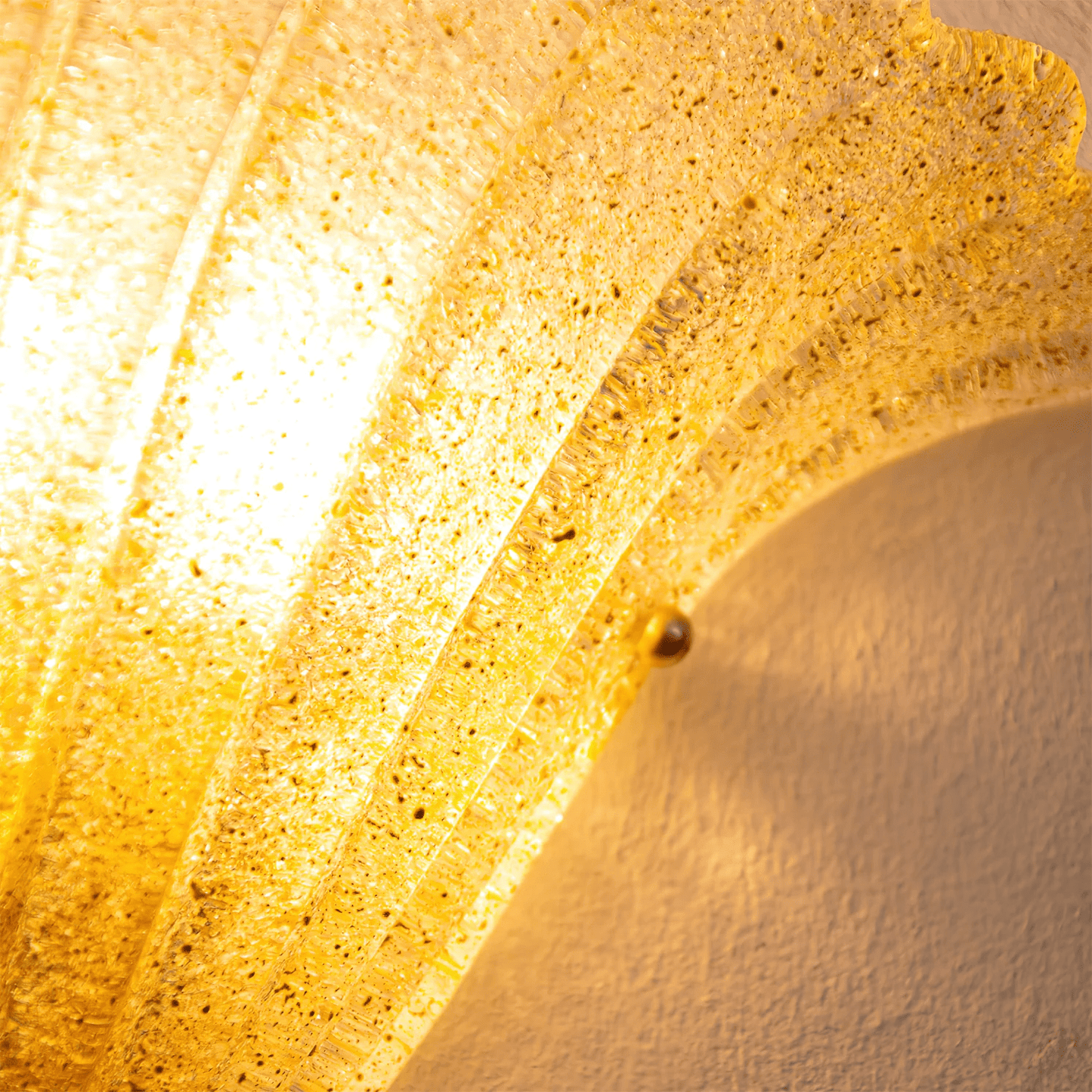 Scallop Edge Glass Wall Lamp - YIOSI