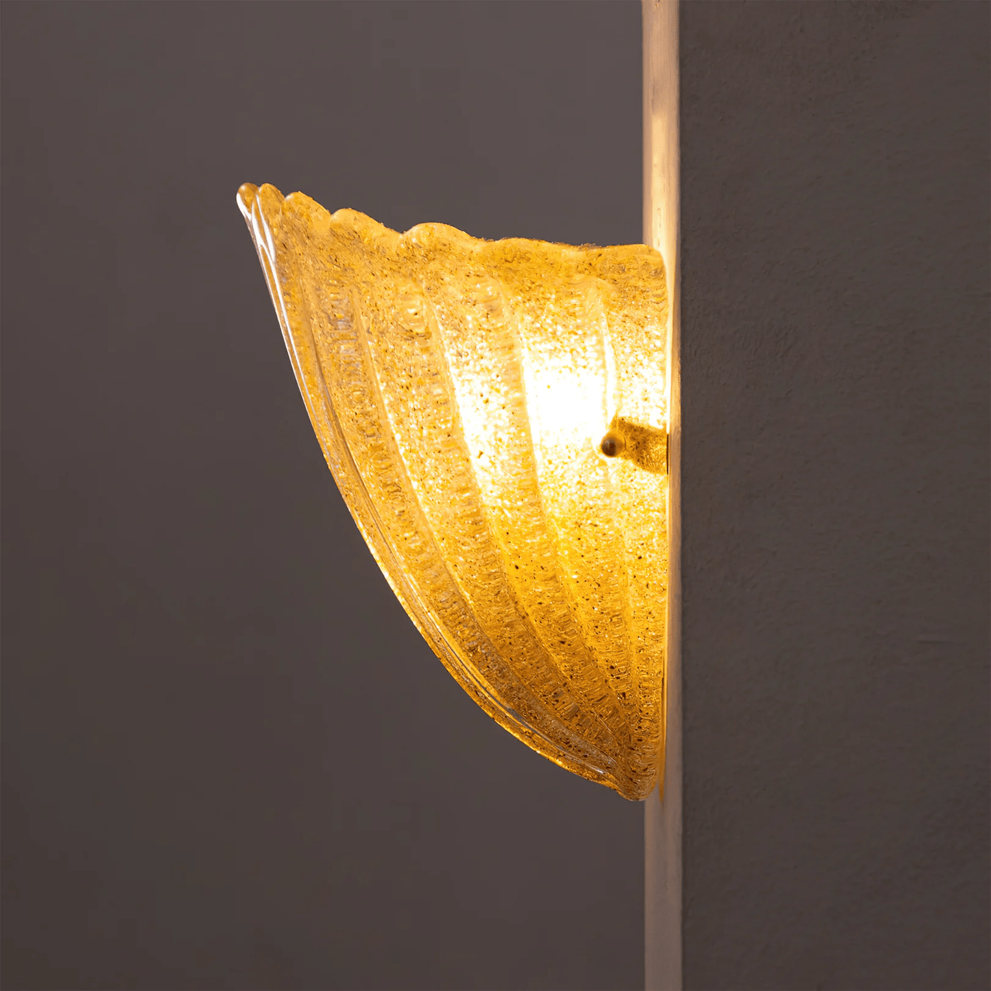 Scallop Edge Glass Wall Lamp - YIOSI