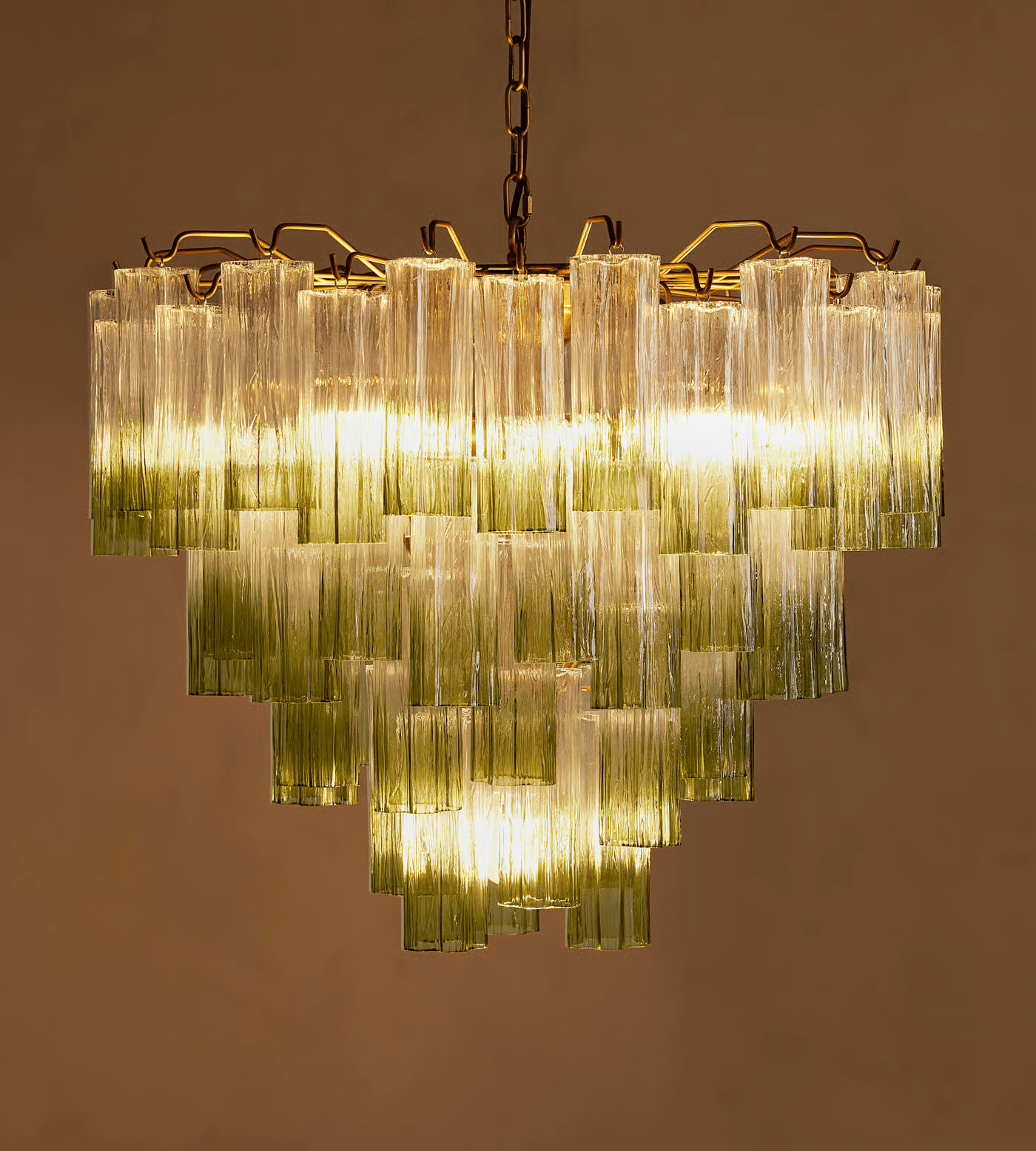 Chiara Chandelier - YIOSI