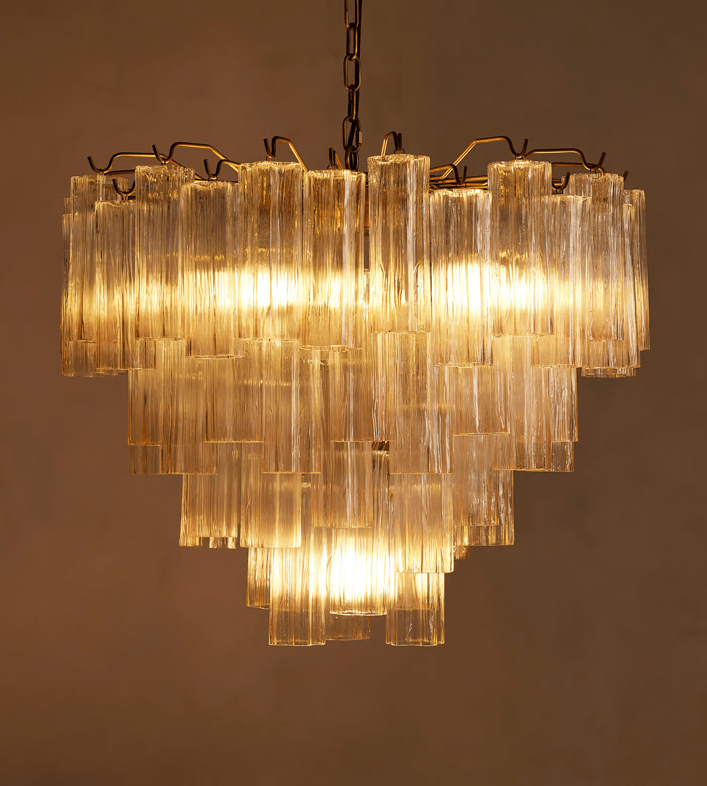 Chiara Chandelier - YIOSI