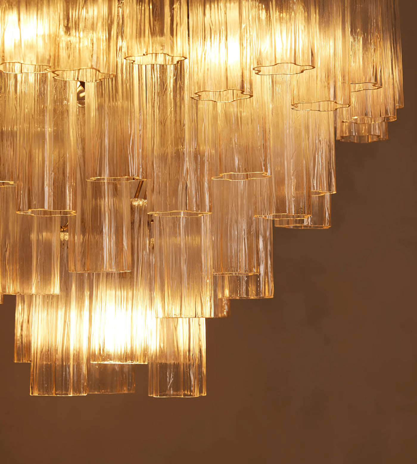Chiara Chandelier - YIOSI