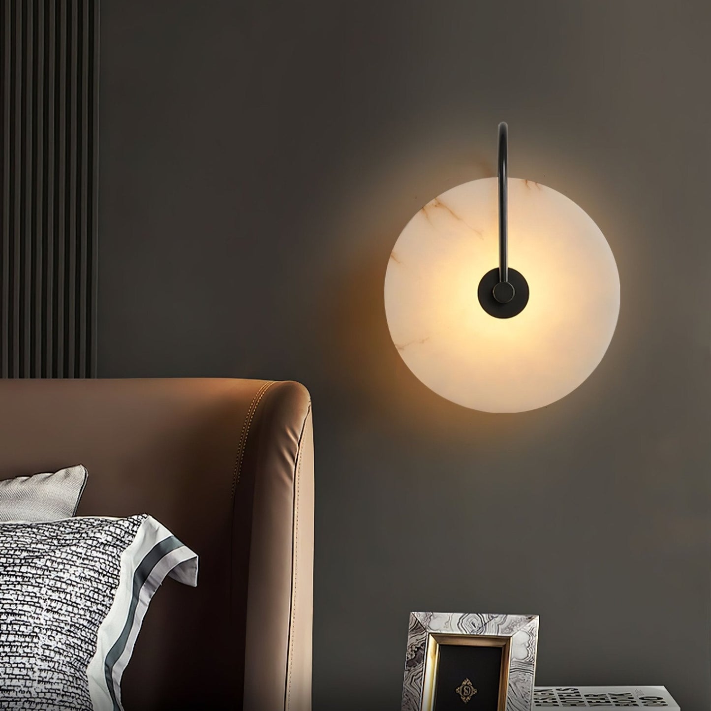Vakkerlight Alabaster LED Wall Lamp with Gold Black Finish