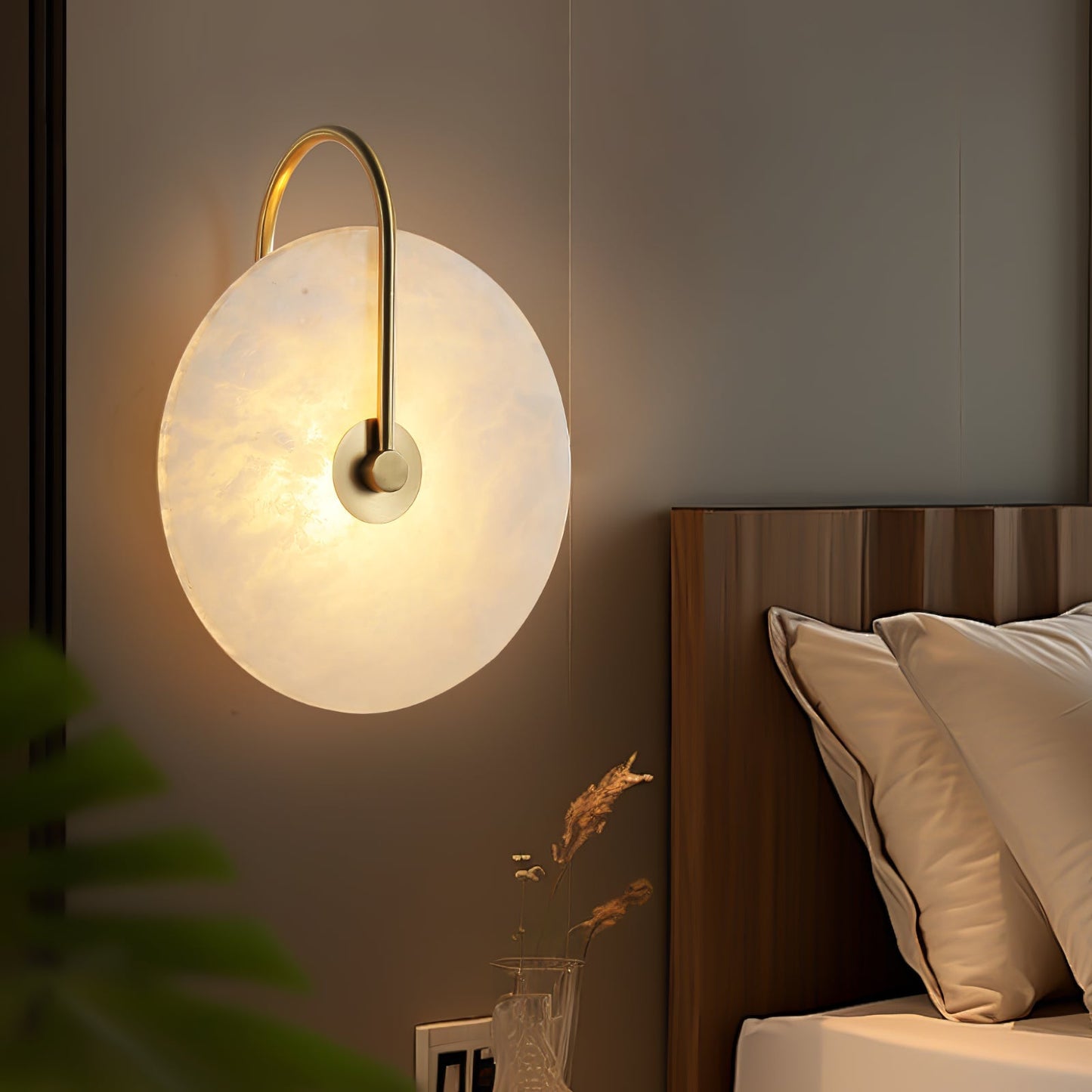 Vakkerlight Alabaster LED Wall Lamp with Gold Black Finish
