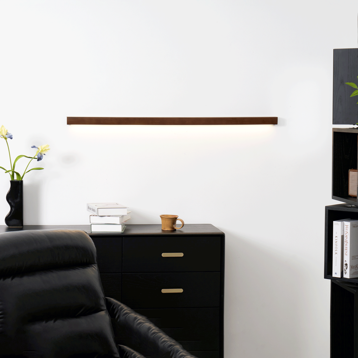 Arlo Linear Wood Wall Light – Natural Warmth Slim Modern Design