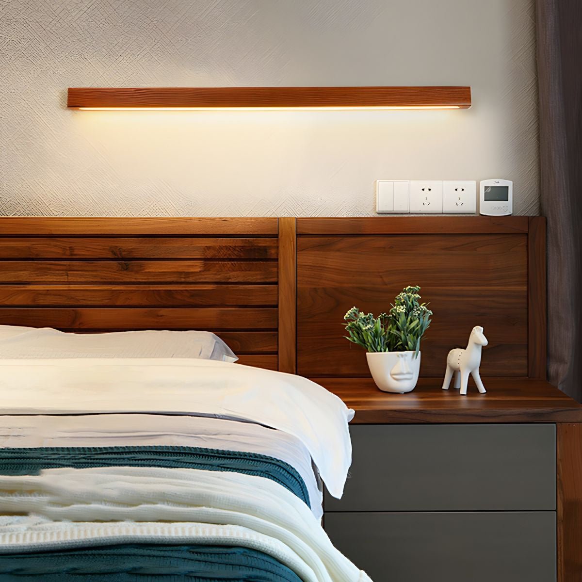 Arlo Linear Wood Wall Light – Natural Warmth Slim Modern Design