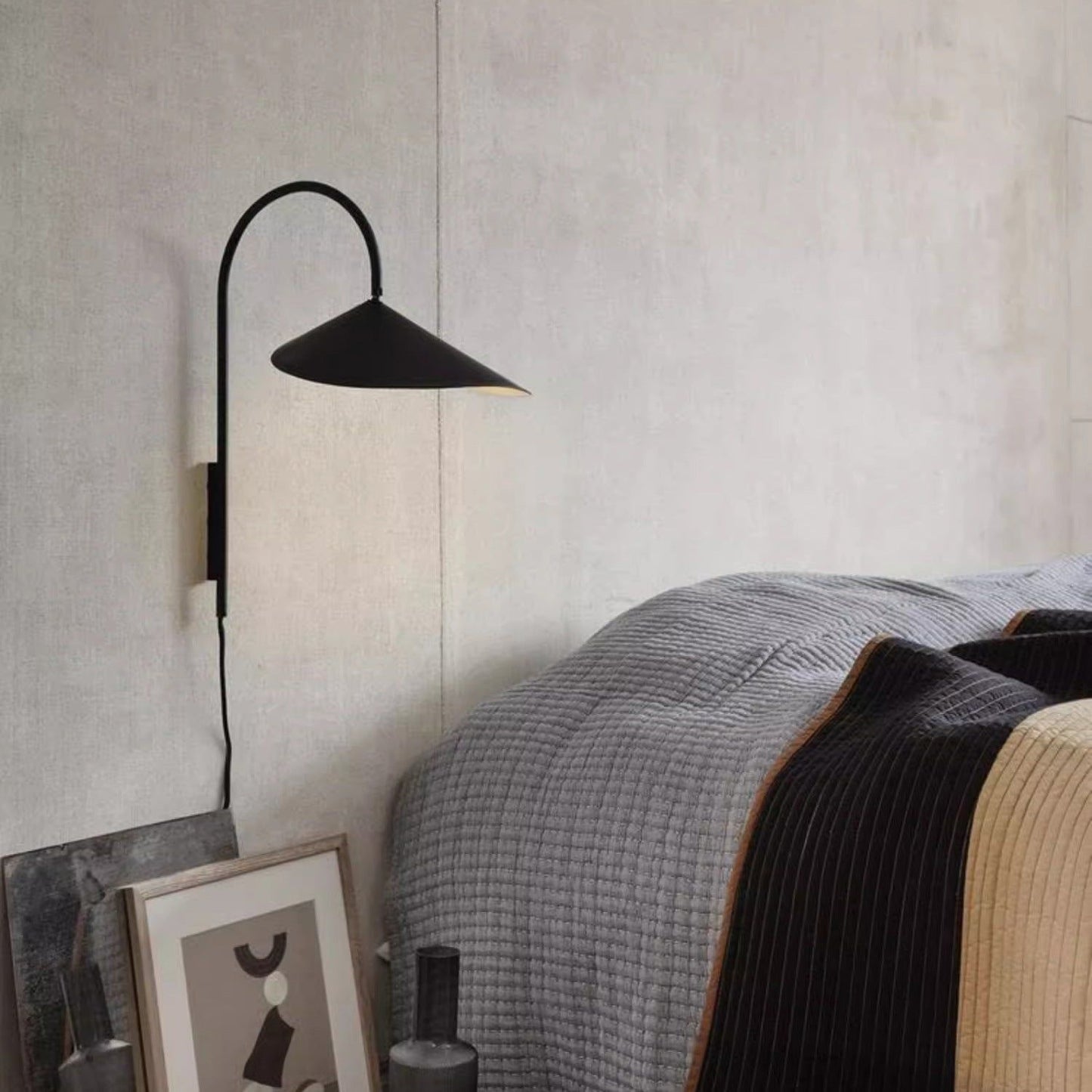 Alocasia Swivel Plug‑in Wall Lamp – Adjustable Modern Lighting