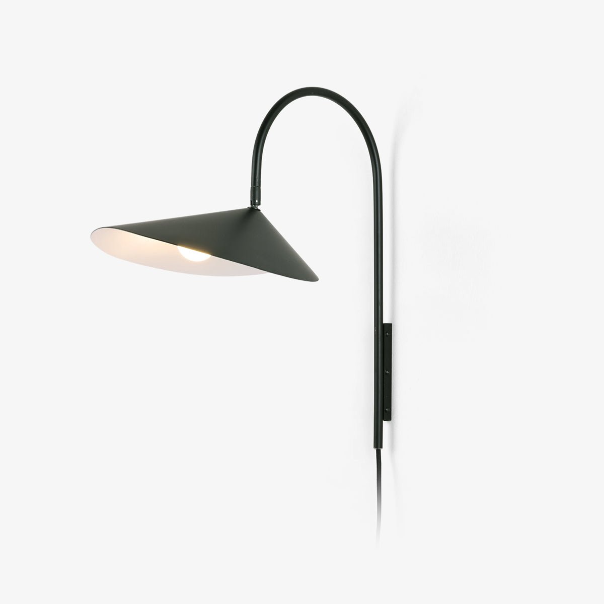 Alocasia Swivel Plug‑in Wall Lamp – Adjustable Modern Lighting