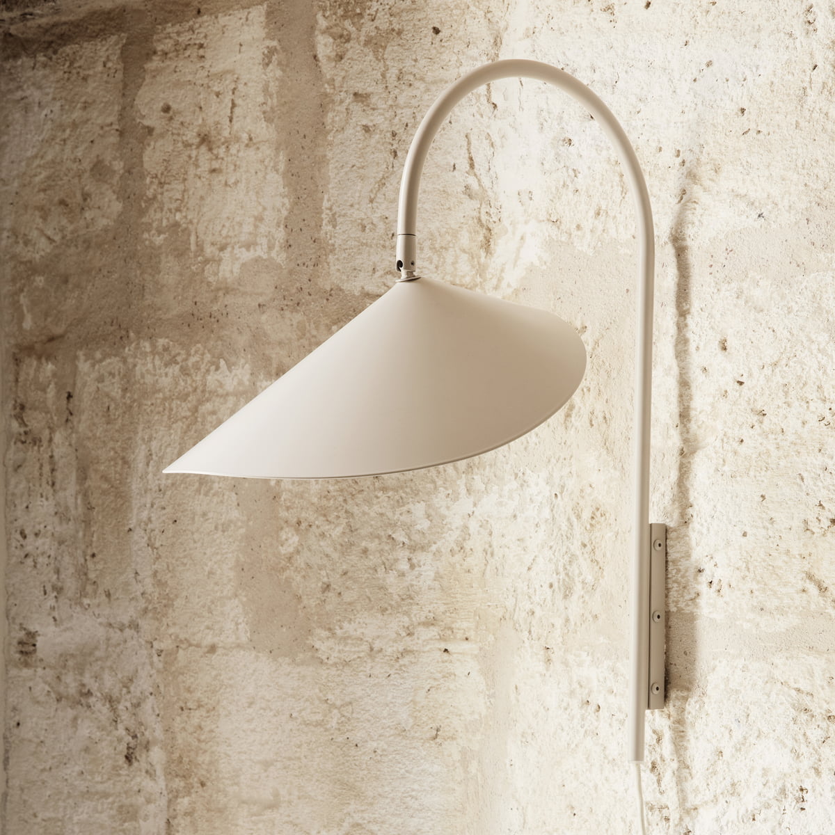 Alocasia Swivel Plug‑in Wall Lamp – Adjustable Modern Lighting