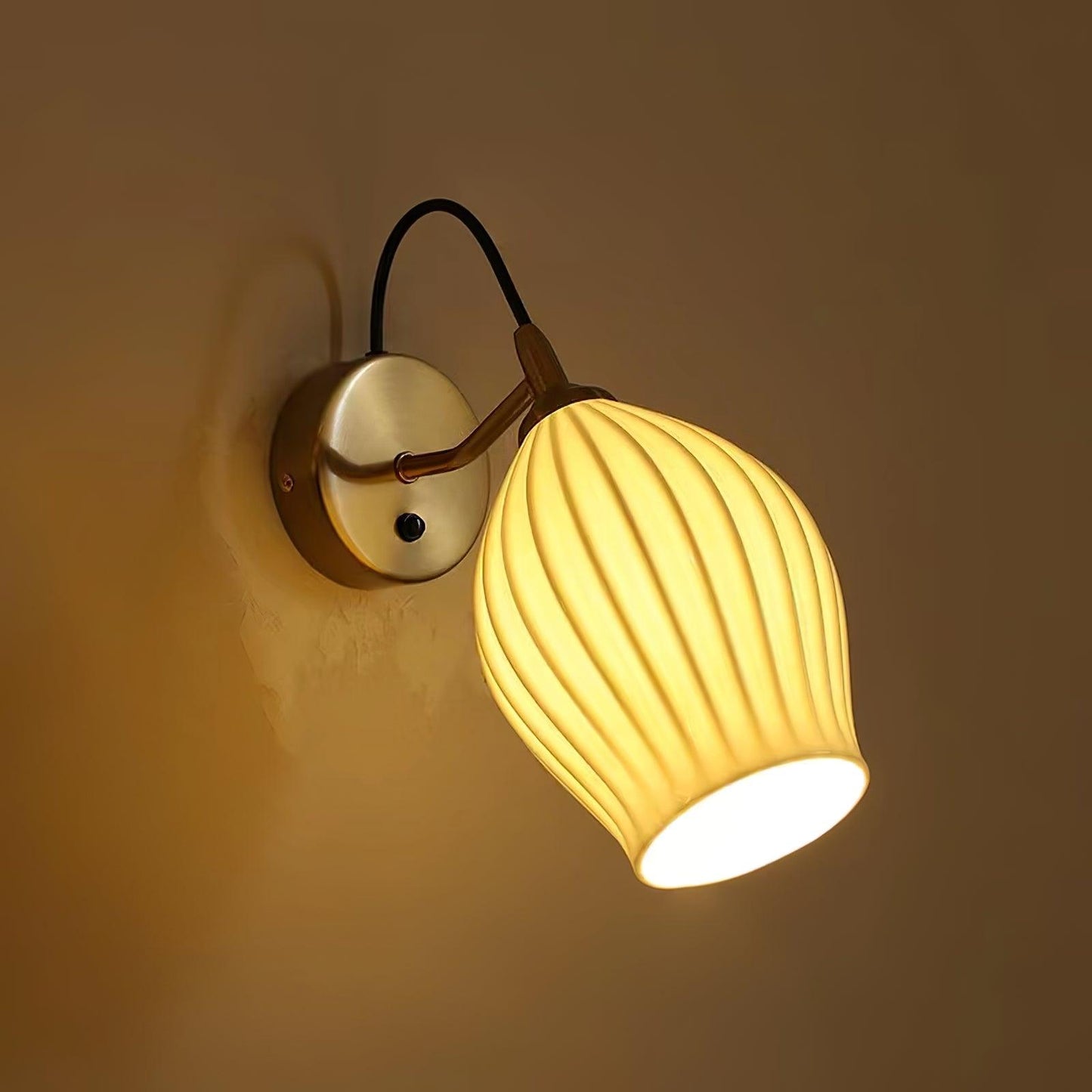 Ceramic Ribbed Wall light - YIOSI