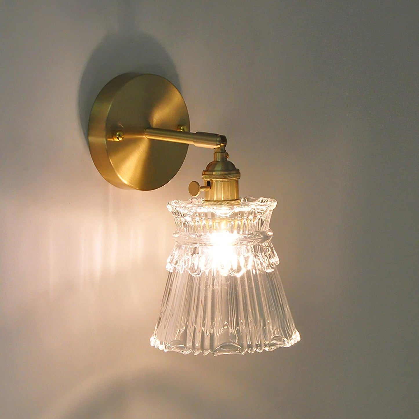 Chaika Brass & Clear Glass Wall Lamp – Classic Modern Elegance