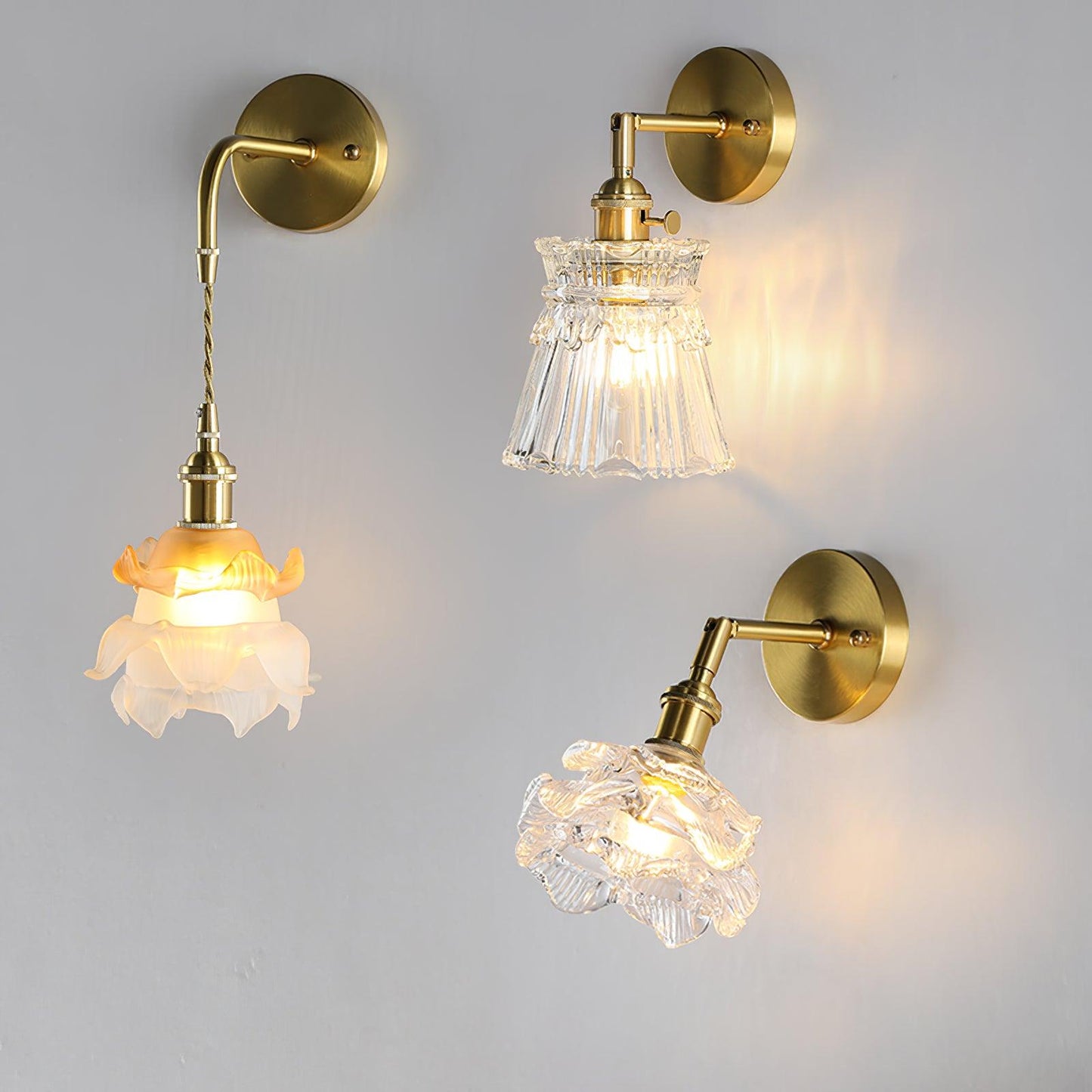 Chaika Brass & Clear Glass Wall Lamp – Classic Modern Elegance