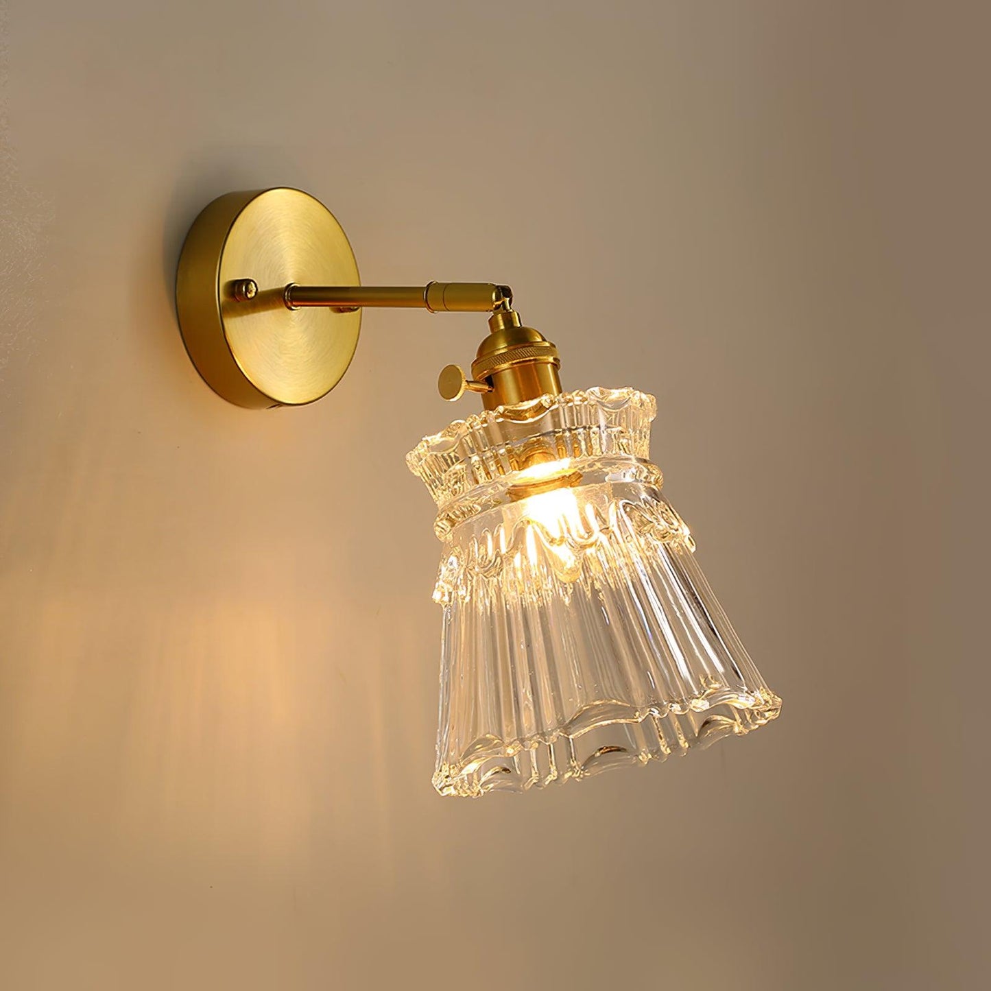 Chaika Brass & Clear Glass Wall Lamp – Classic Modern Elegance