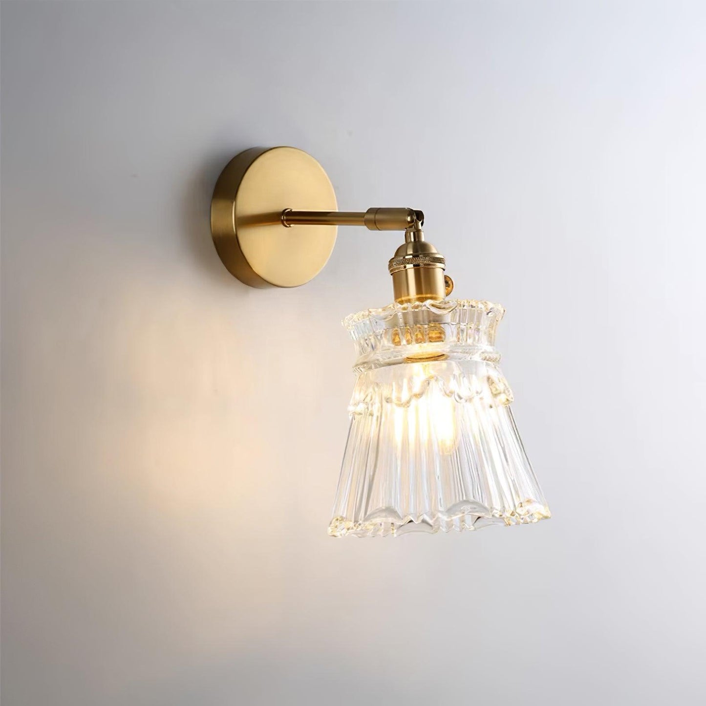 Chaika Brass & Clear Glass Wall Lamp – Classic Modern Elegance