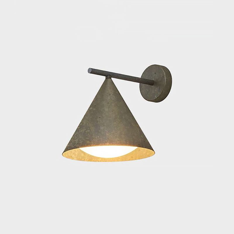Vakkerlight Cone Metal Wall Lamp – Gold/Black Warm Light