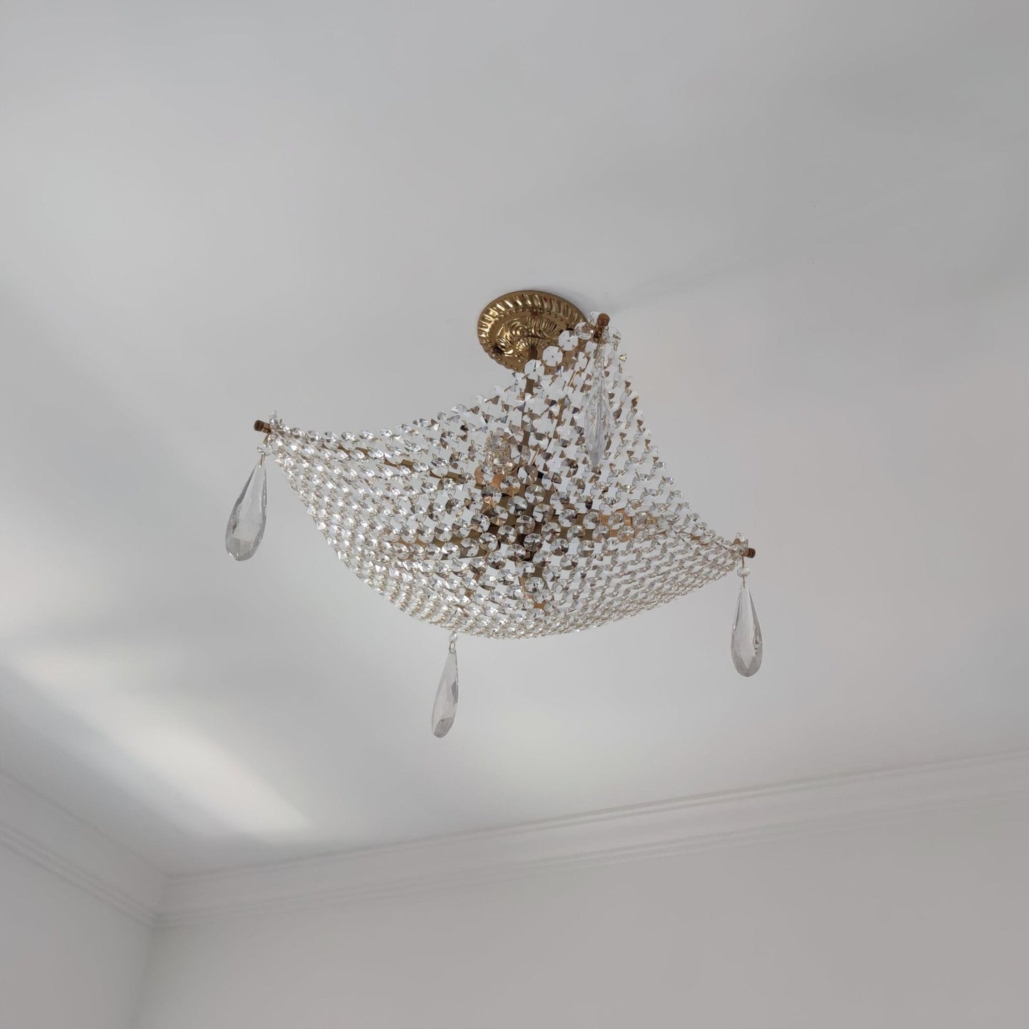 Corona Chandelier - YIOSI
