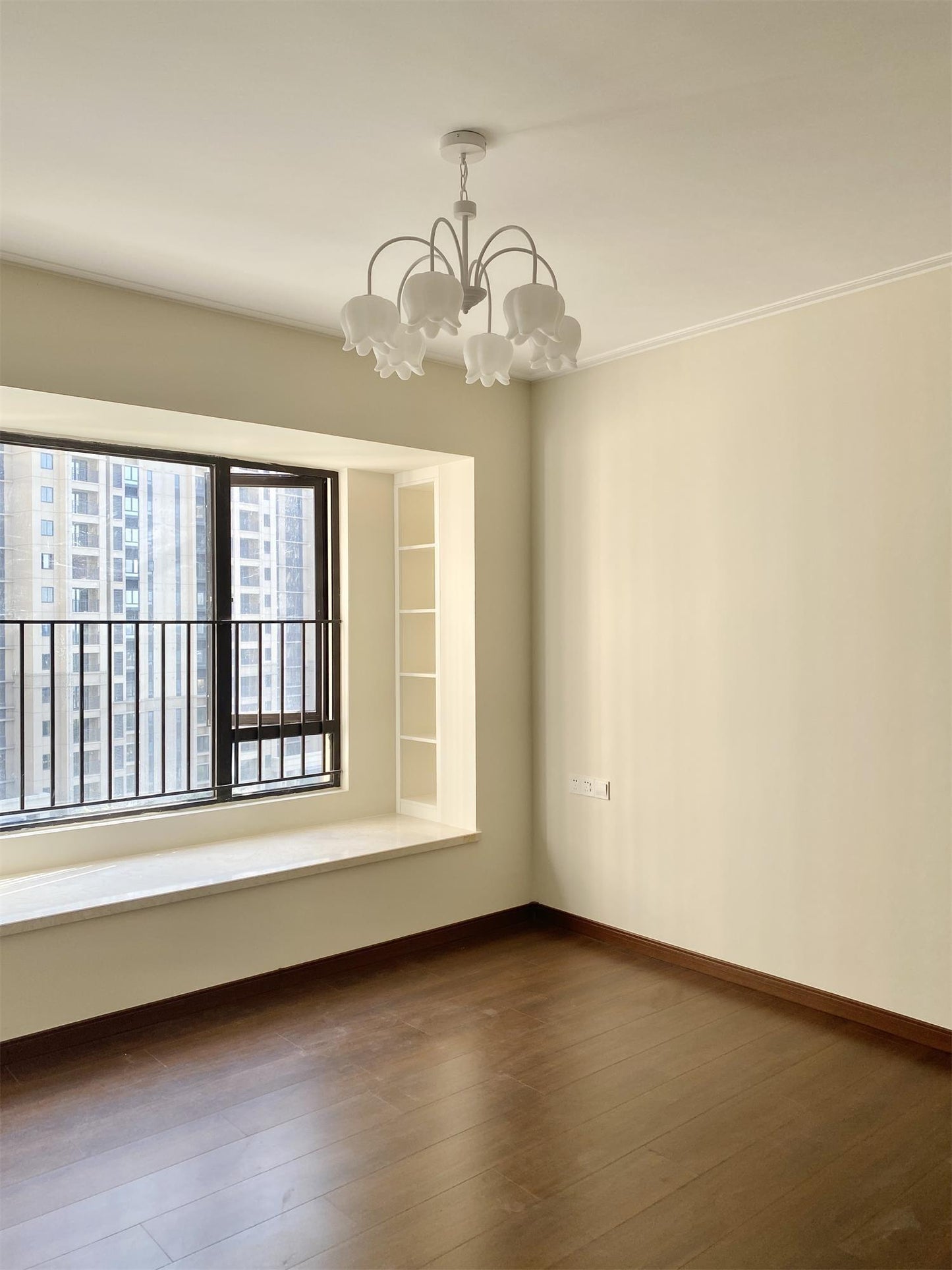 Curved Arm Bell Chandelier - YIOSI