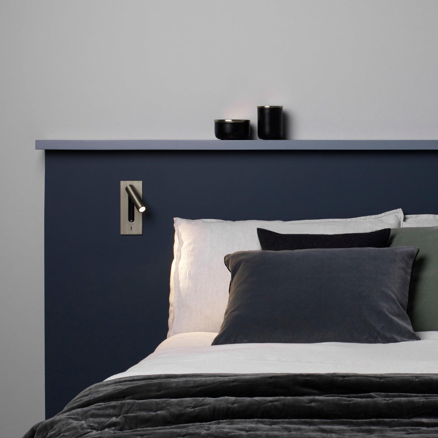 Vakker Folded Back Bedside Wall Lamp with Adjustable LED