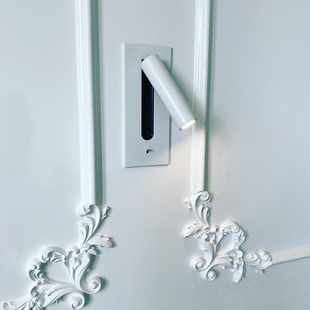 Vakker Folded Back Bedside Wall Lamp with Adjustable LED