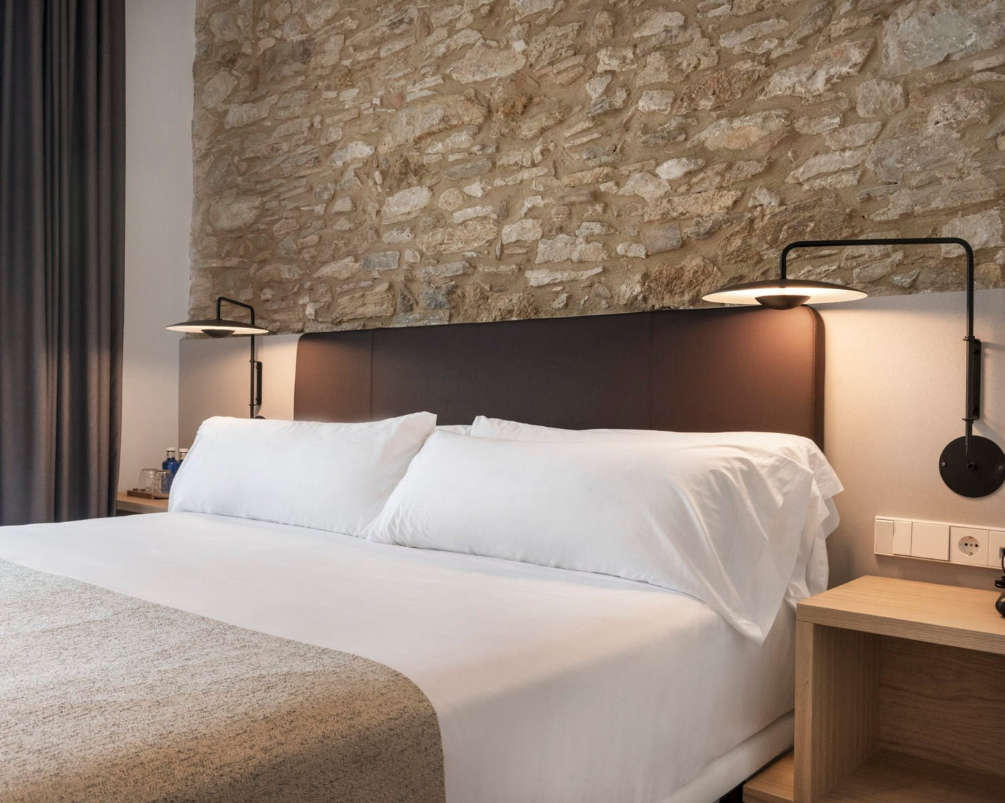 Ginger Plug - In Wall Lamp - YIOSI