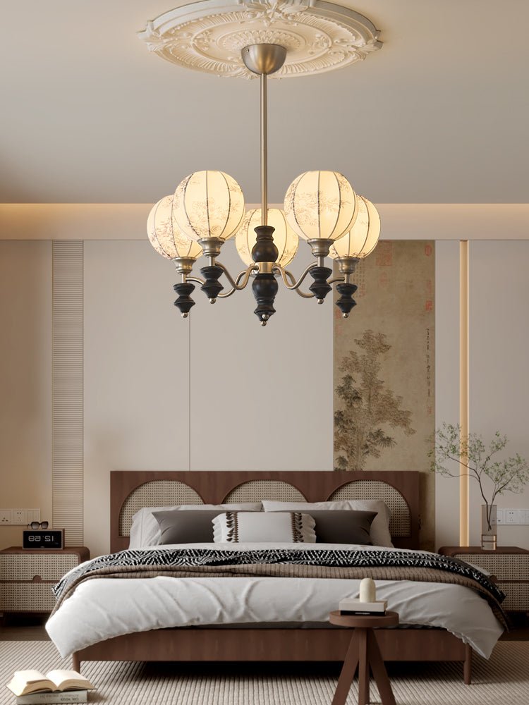 Juliette Chandelier - YIOSI