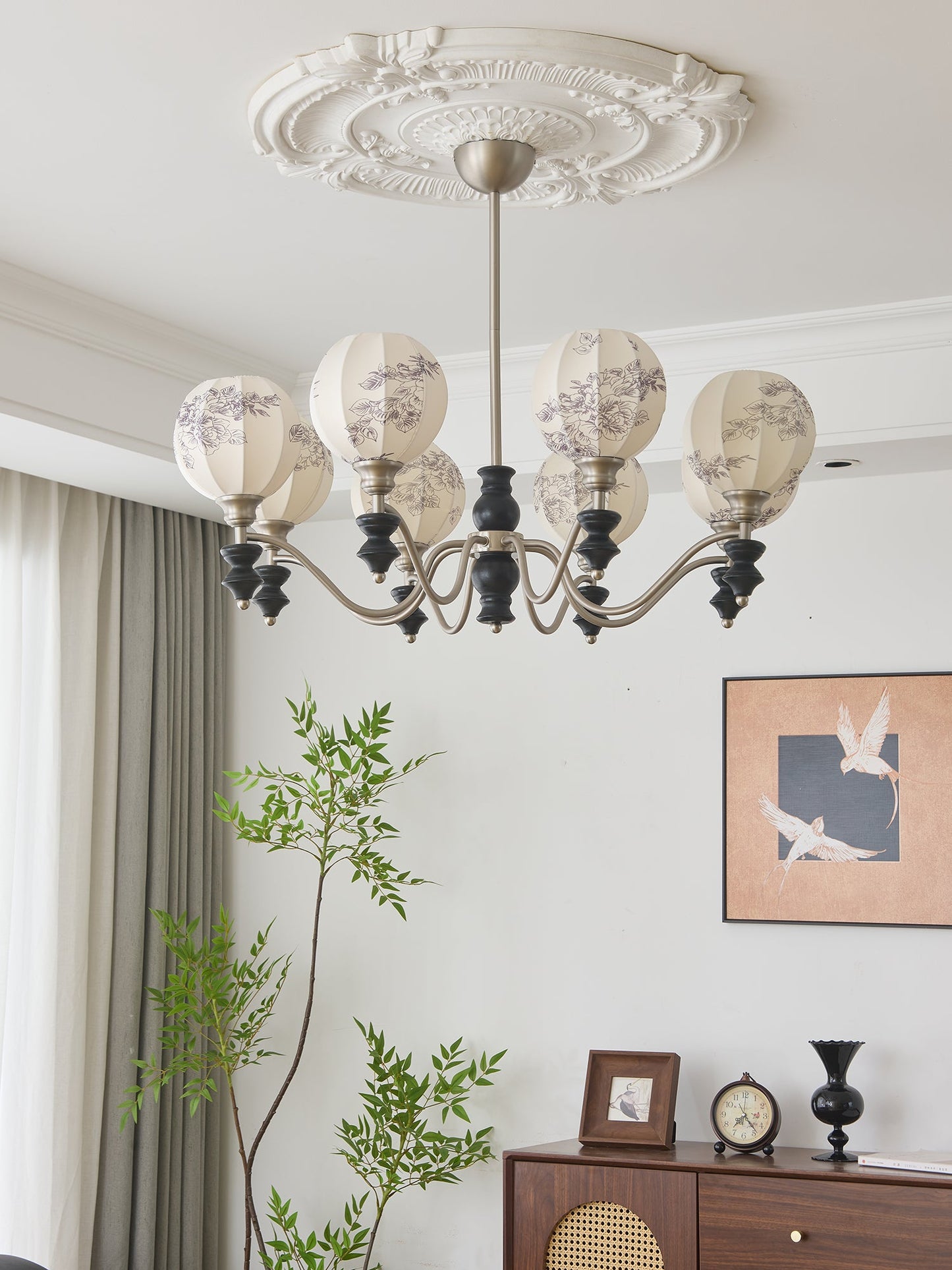 Juliette Chandelier - YIOSI