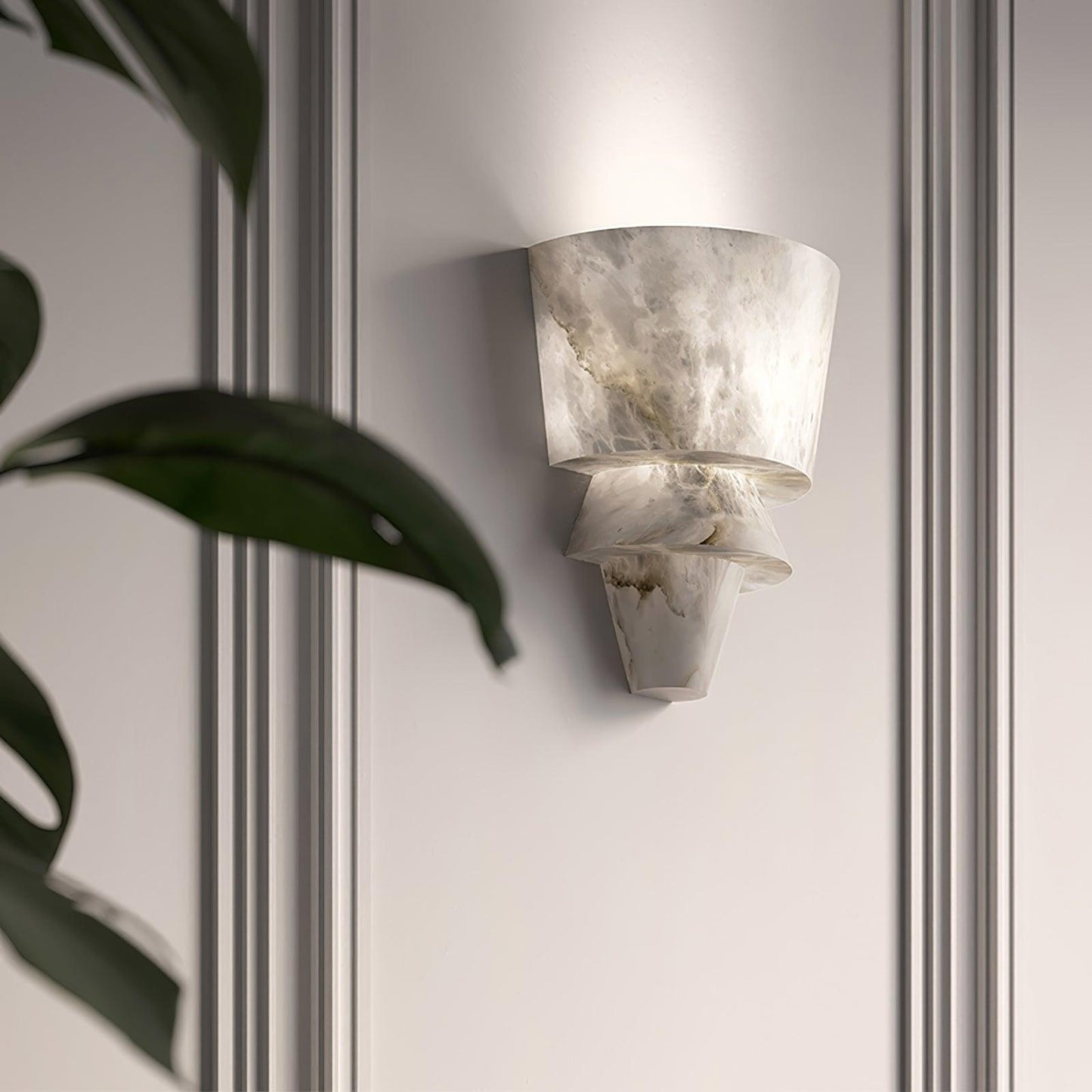 Vakkerlight Alabaster Laboratory Wall Light – Modern Geometric Sconce