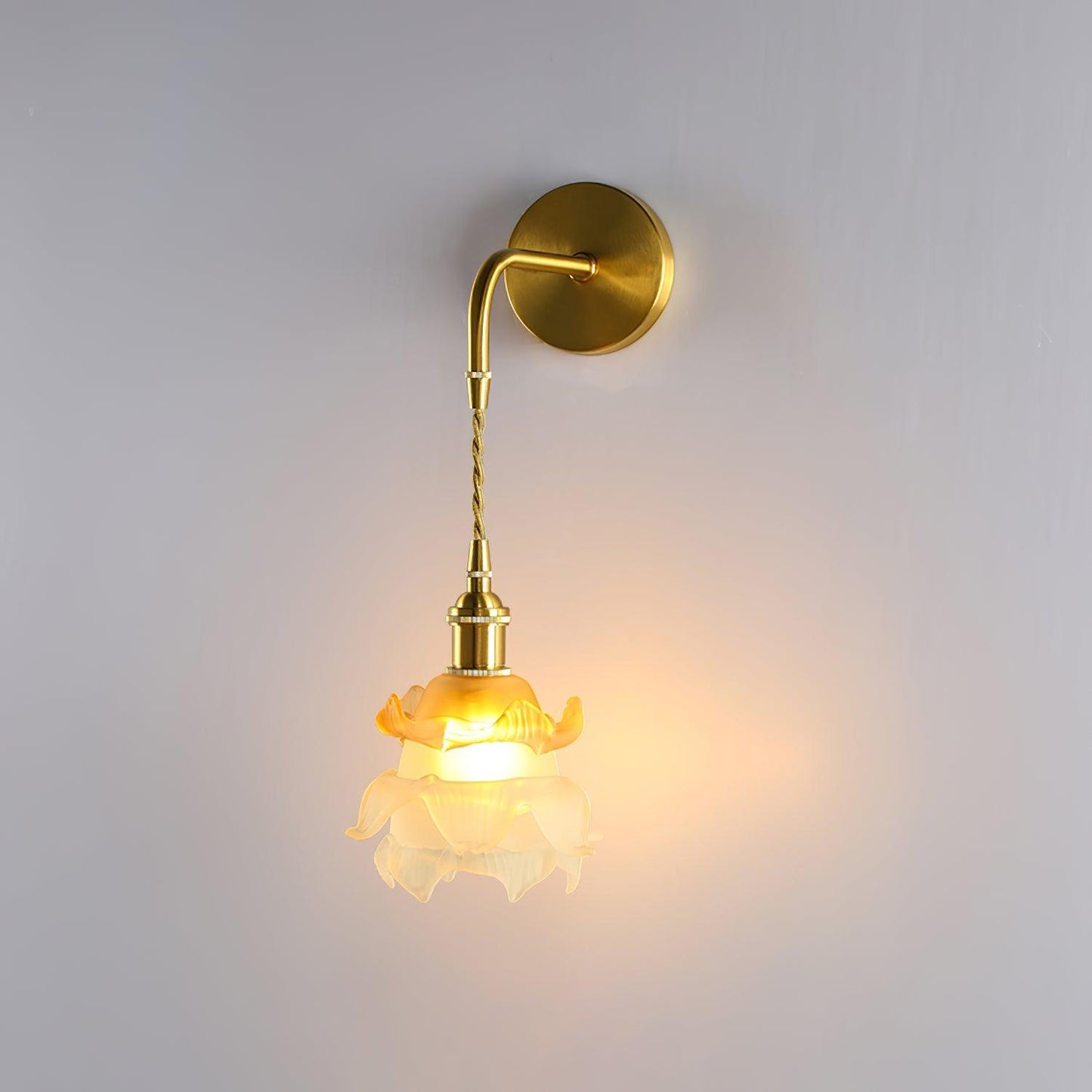 Laura Brass Wall Lamp - YIOSI