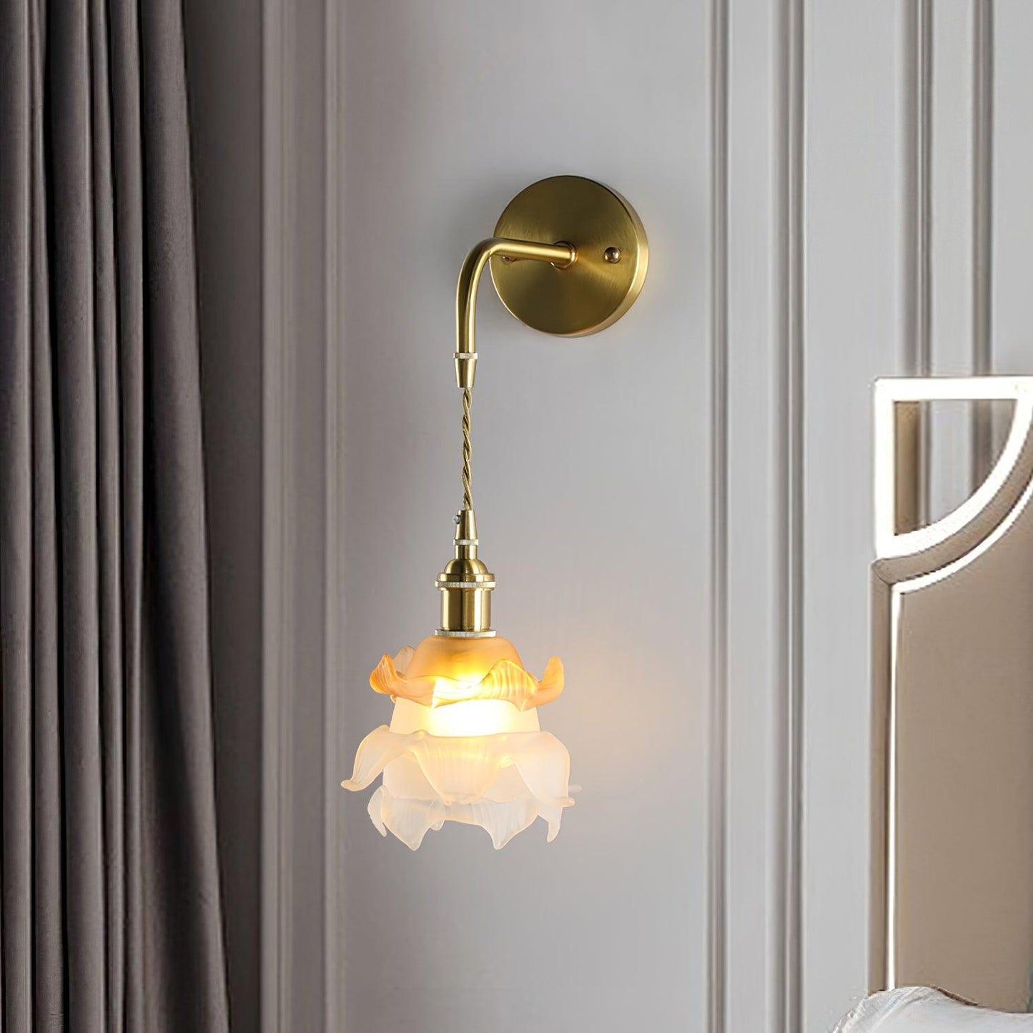 Laura Brass Wall Lamp - YIOSI