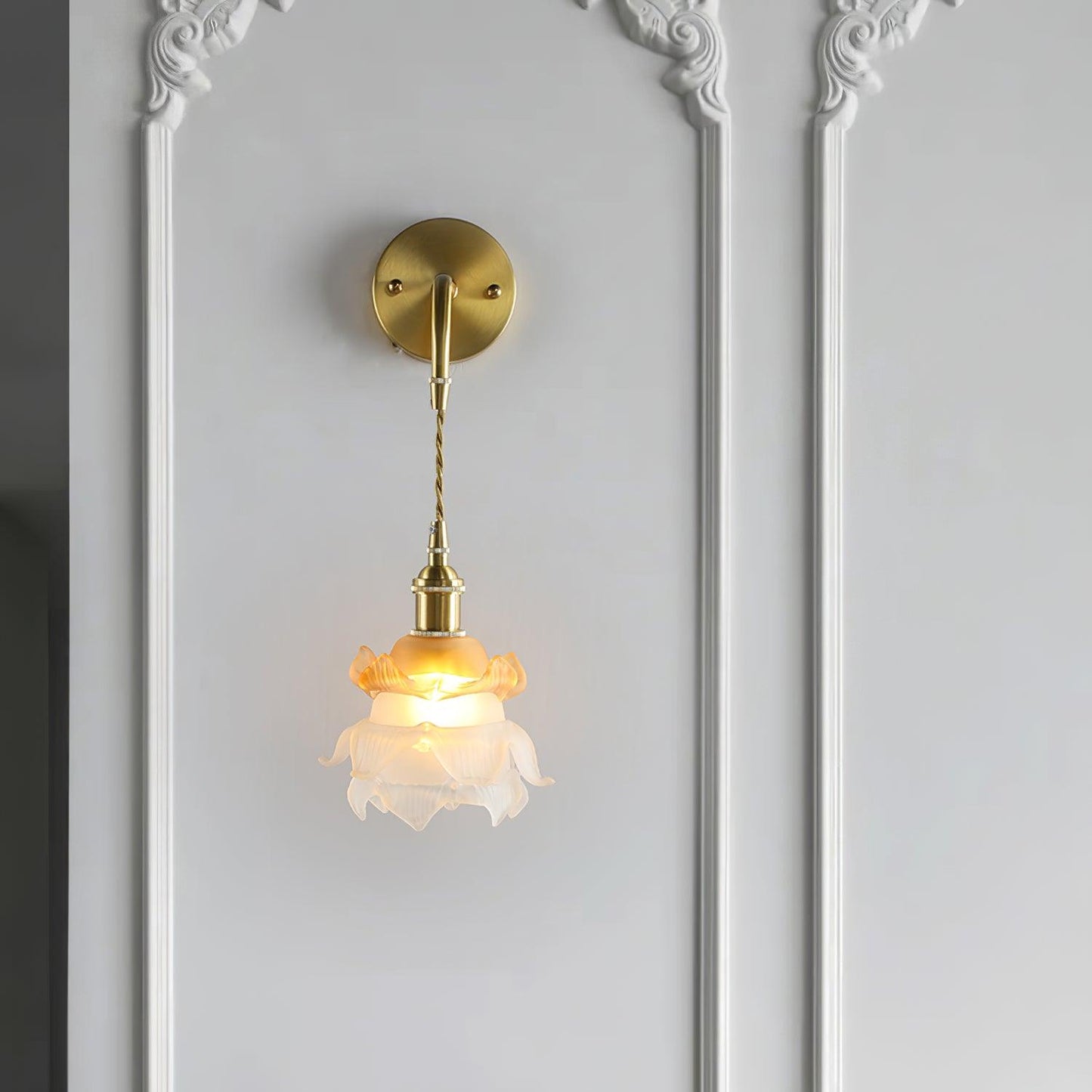 Laura Brass Wall Lamp - YIOSI