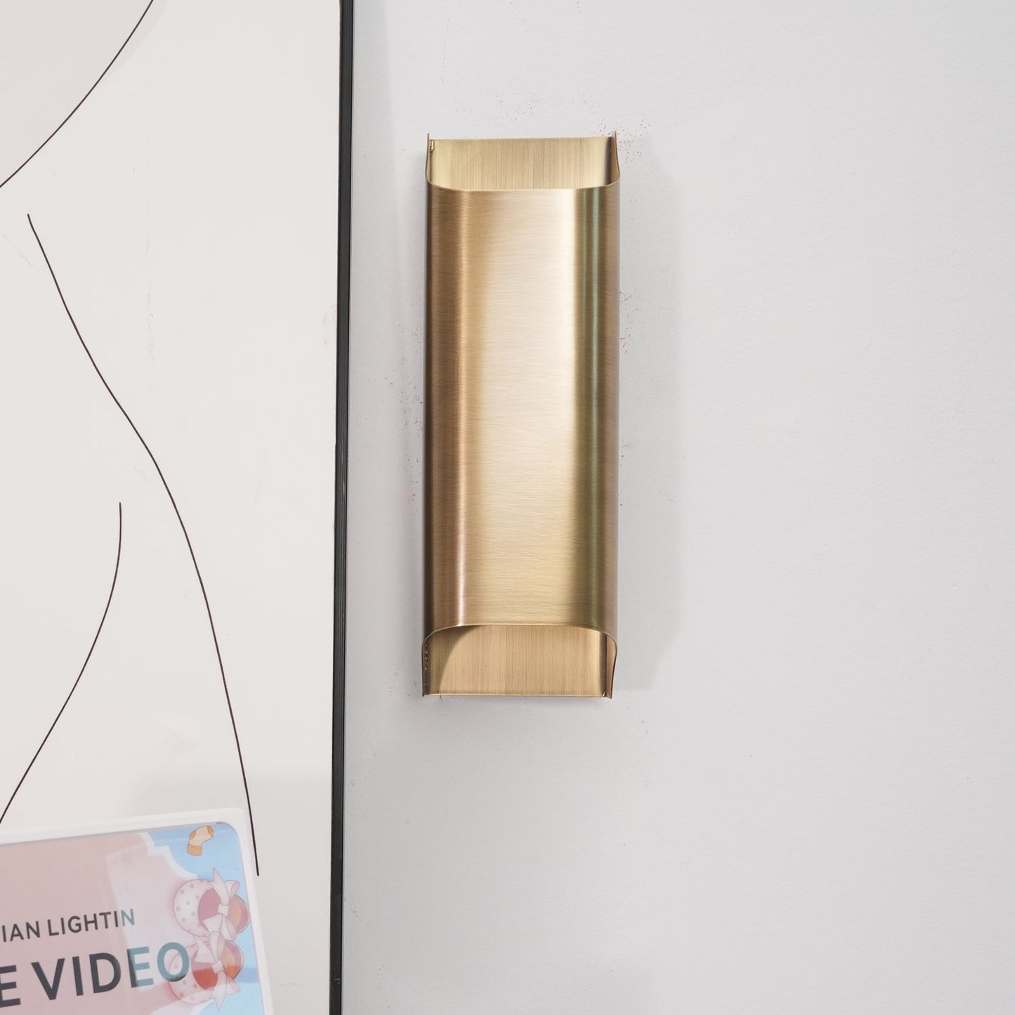 Leclerc Brass Wall Lamp – Polished Brass & Matte Black Sconce