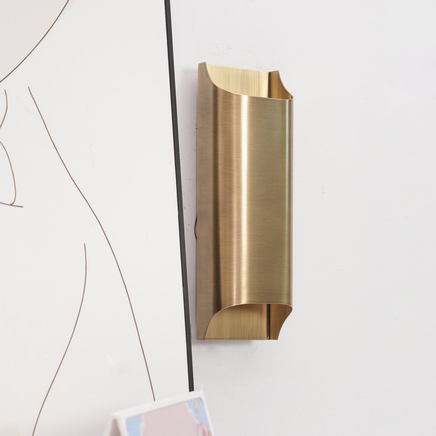 Leclerc Brass Wall Lamp – Polished Brass & Matte Black Sconce