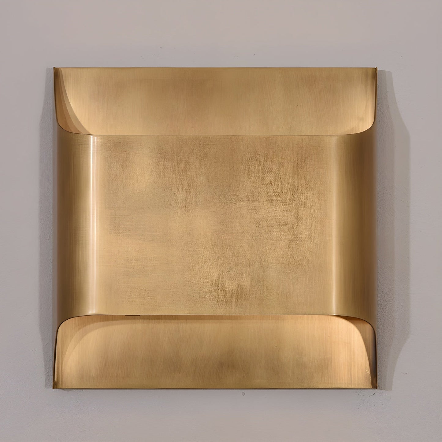 Leclerc Brass Wall Lamp – Polished Brass & Matte Black Sconce