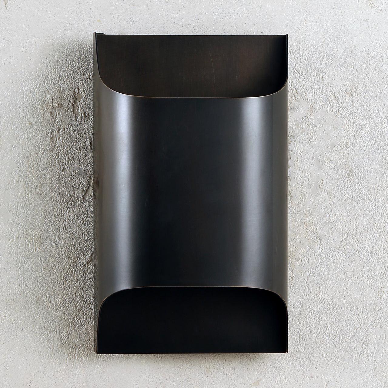Leclerc Brass Wall Lamp – Polished Brass & Matte Black Sconce