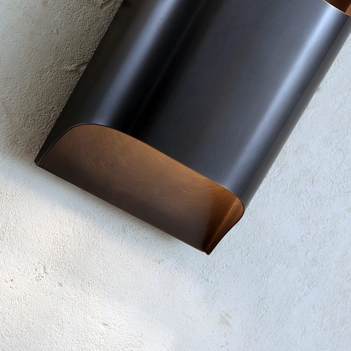 Leclerc Brass Wall Lamp – Polished Brass & Matte Black Sconce