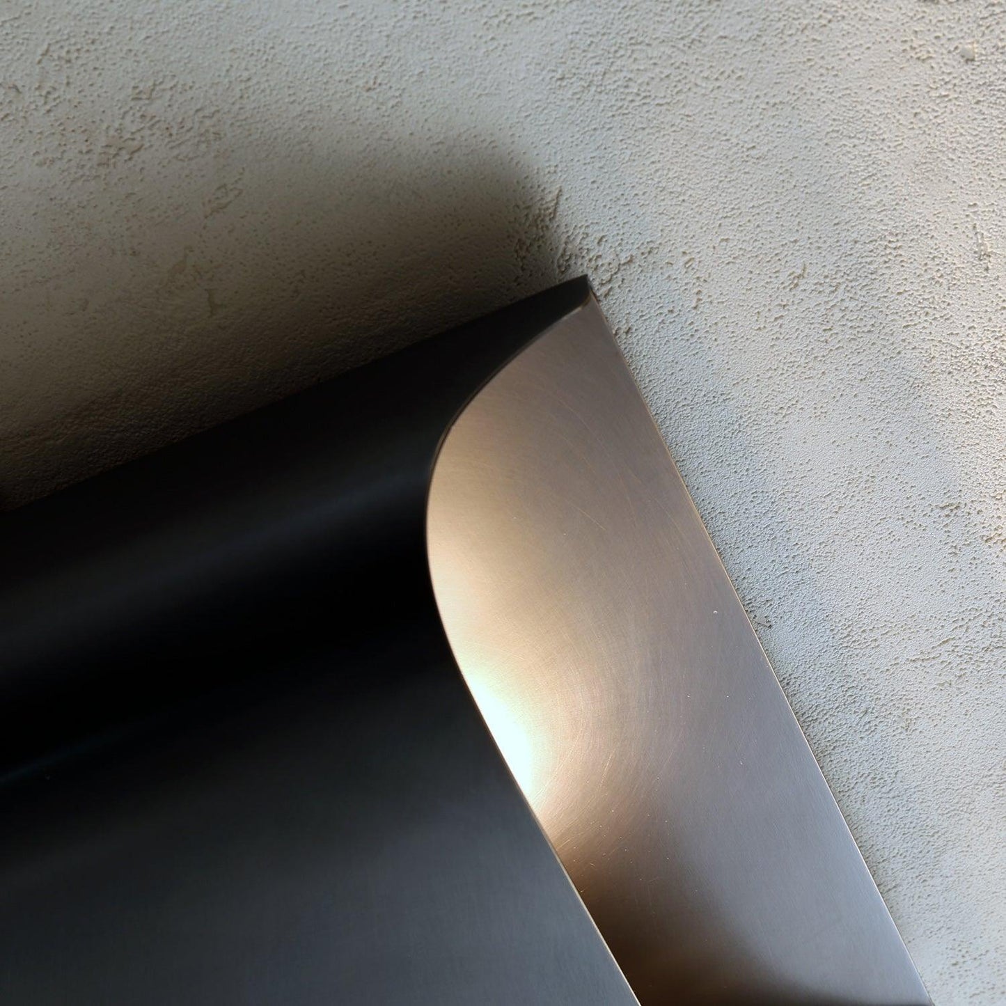 Leclerc Brass Wall Lamp – Polished Brass & Matte Black Sconce