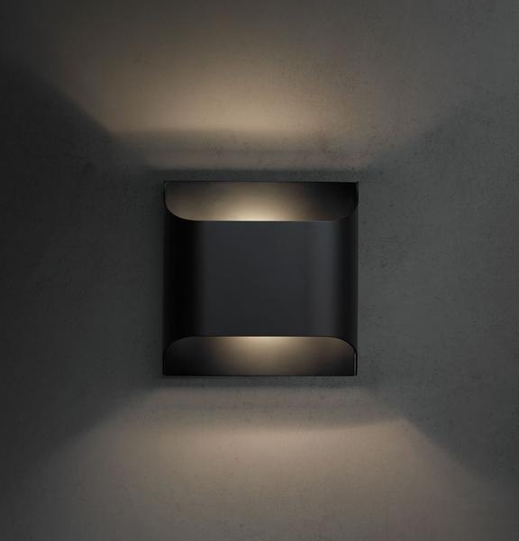 Leclerc Brass Wall Lamp – Polished Brass & Matte Black Sconce