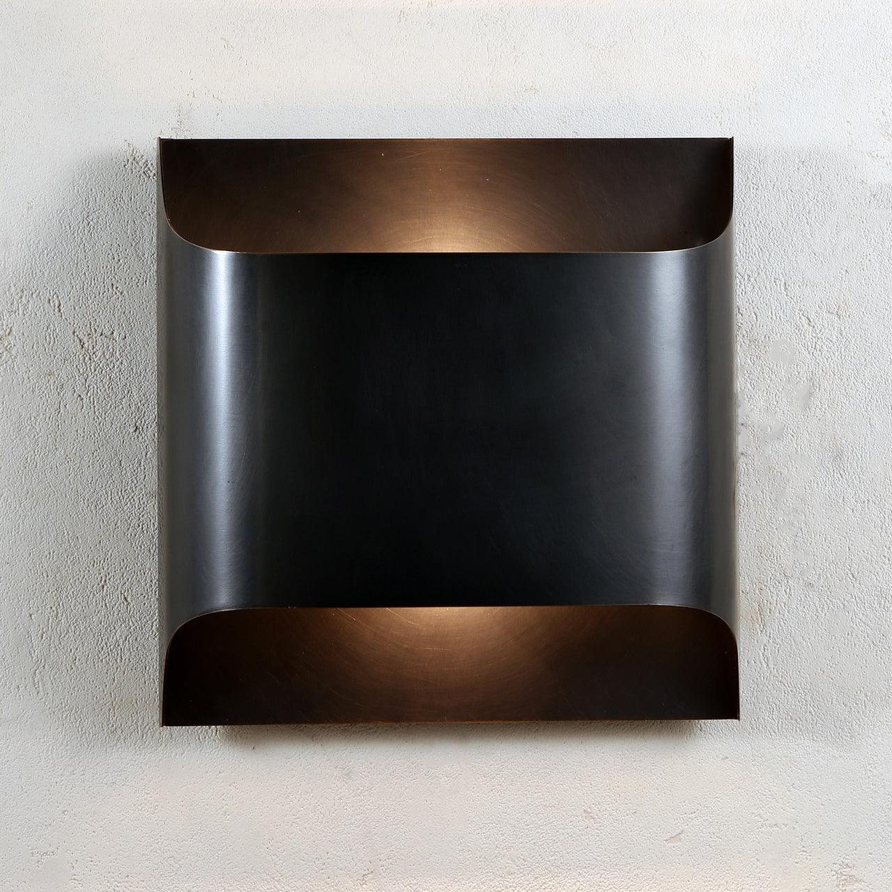 Leclerc Brass Wall Lamp – Polished Brass & Matte Black Sconce