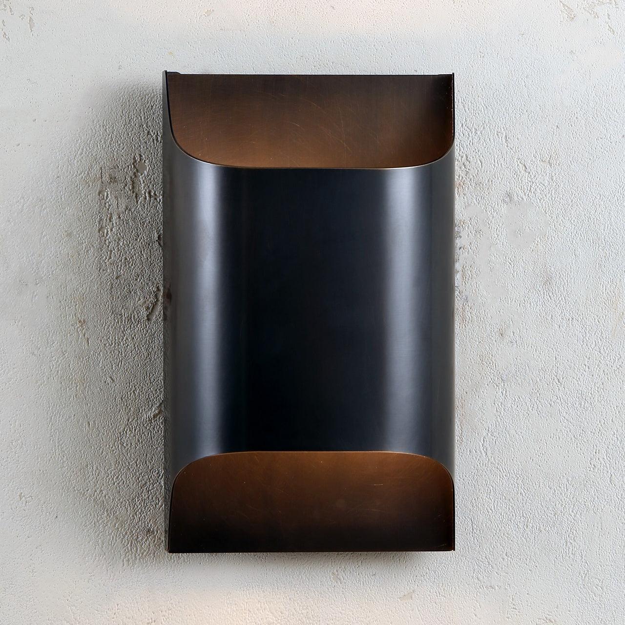 Leclerc Brass Wall Lamp – Polished Brass & Matte Black Sconce