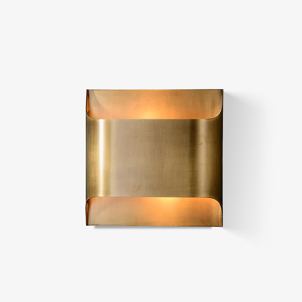 Leclerc Brass Wall Lamp – Polished Brass & Matte Black Sconce