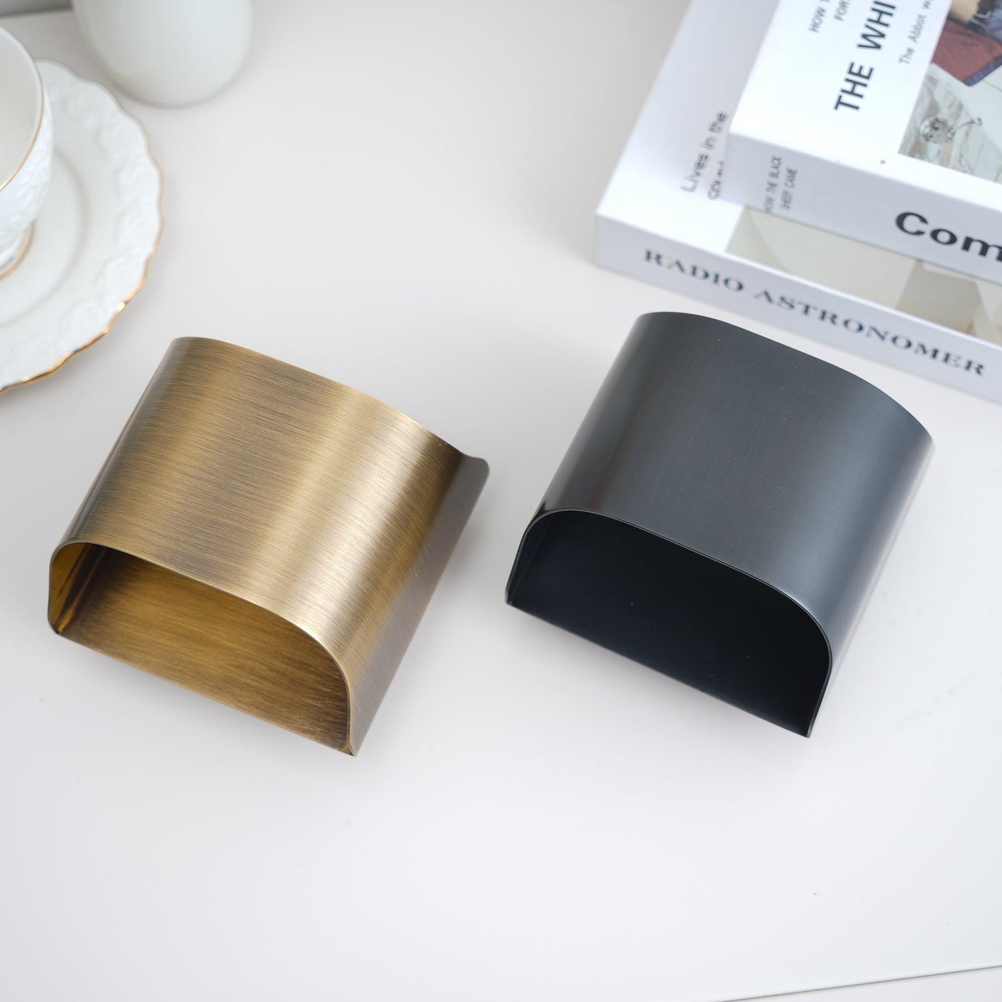 Leclerc Brass Wall Lamp – Polished Brass & Matte Black Sconce