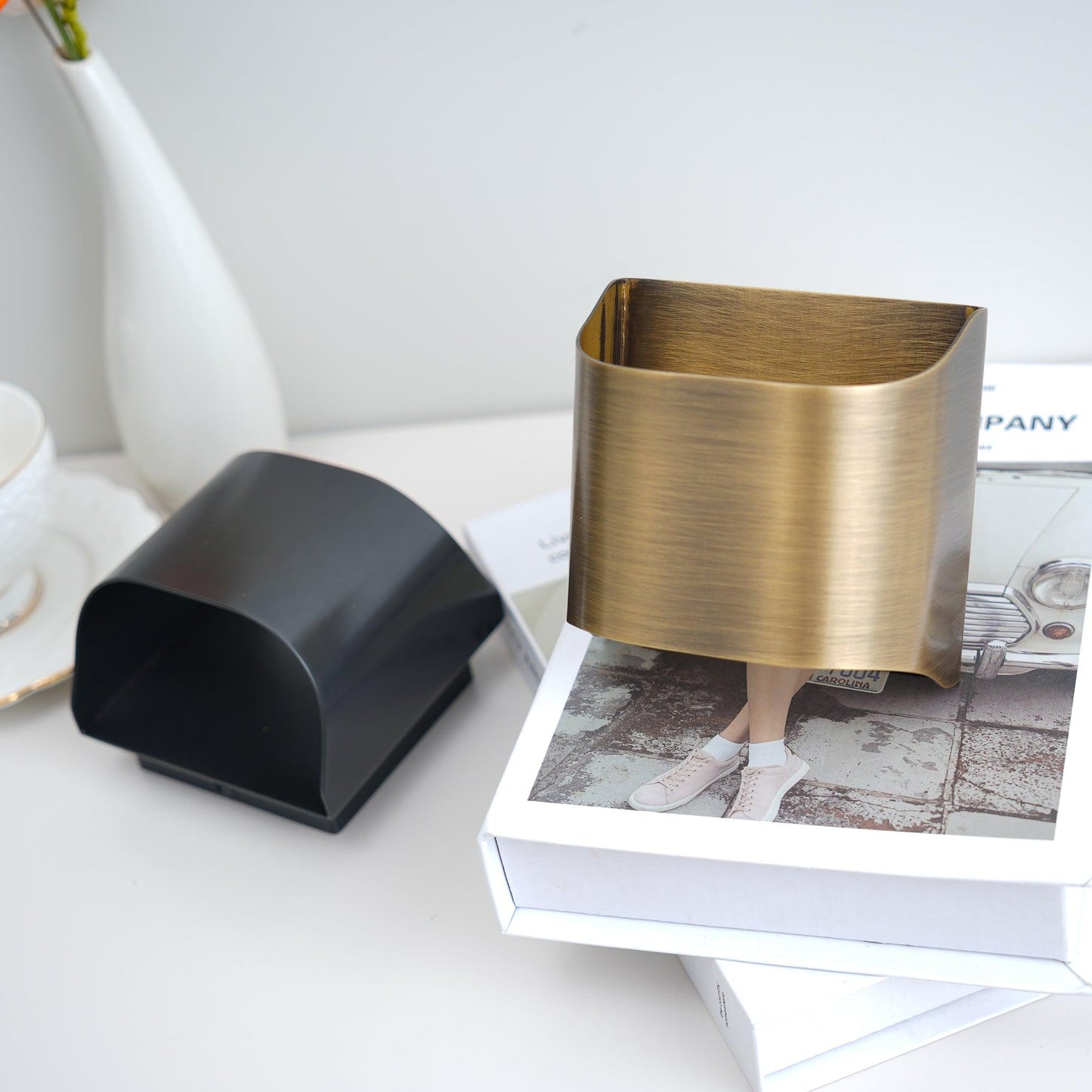 Leclerc Brass Wall Lamp – Polished Brass & Matte Black Sconce