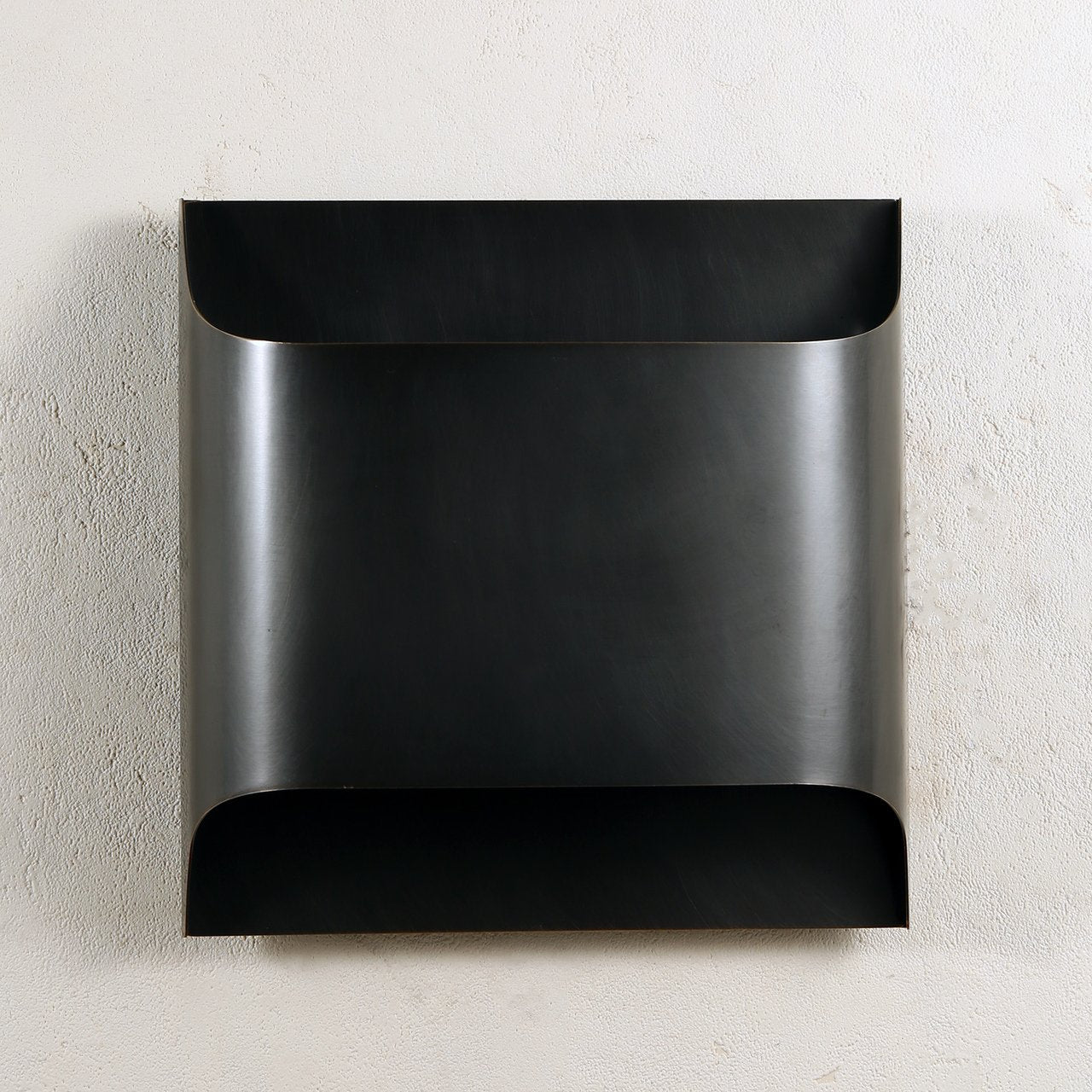 Leclerc Brass Wall Lamp – Polished Brass & Matte Black Sconce