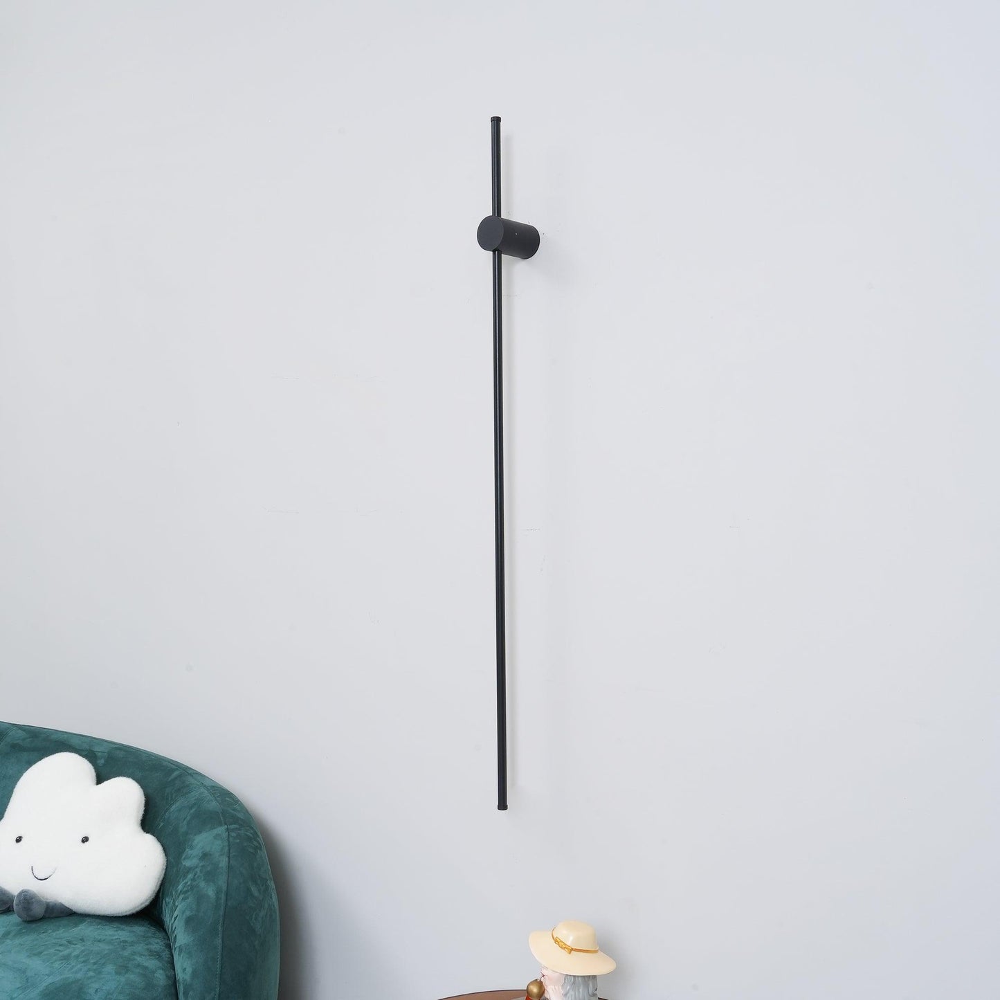 Slim Linear LED Wall Light – Adjustable Length, Dimmable, Modern Finish