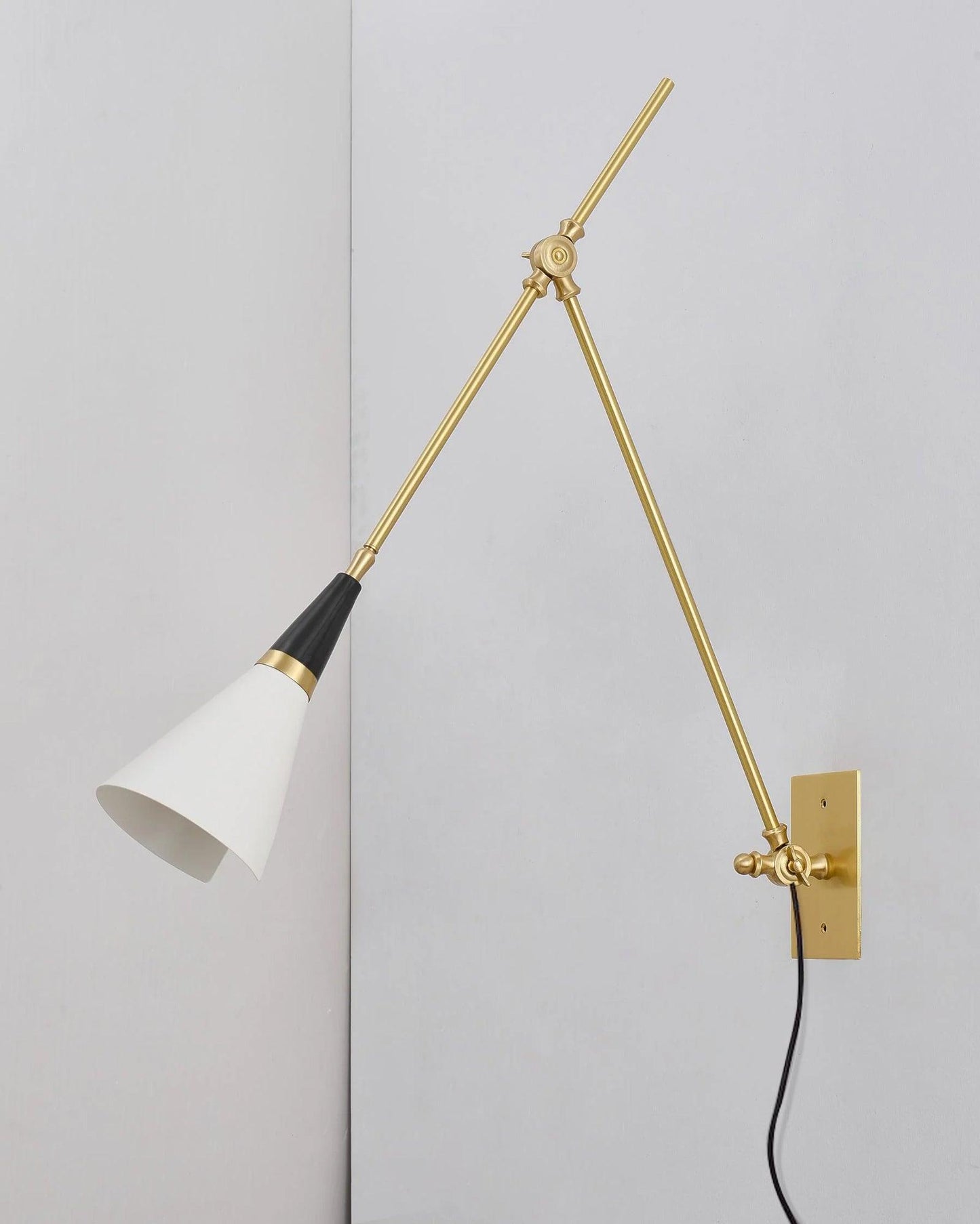 Magari Plug In Wall Lamp - YIOSI