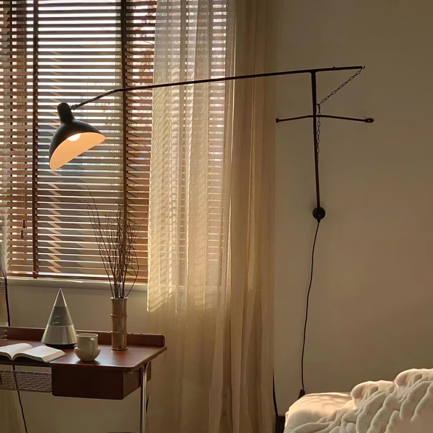 Mantis Arm Wall Lamp - YIOSI