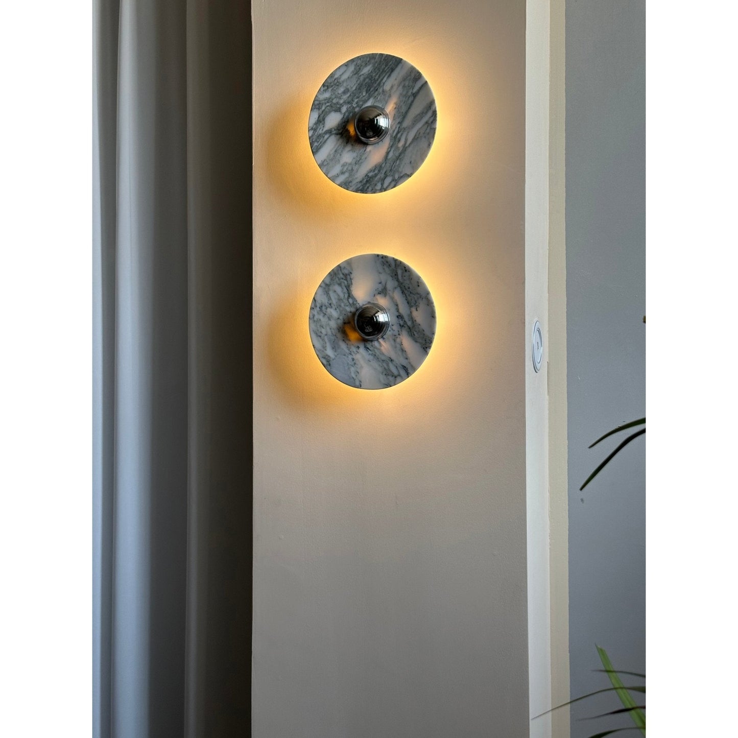 Messier Marble Rechargeable Wall Lamp - YIOSI