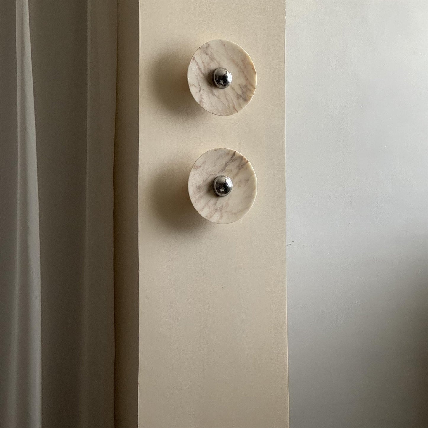 Messier Marble Rechargeable Wall Lamp - YIOSI