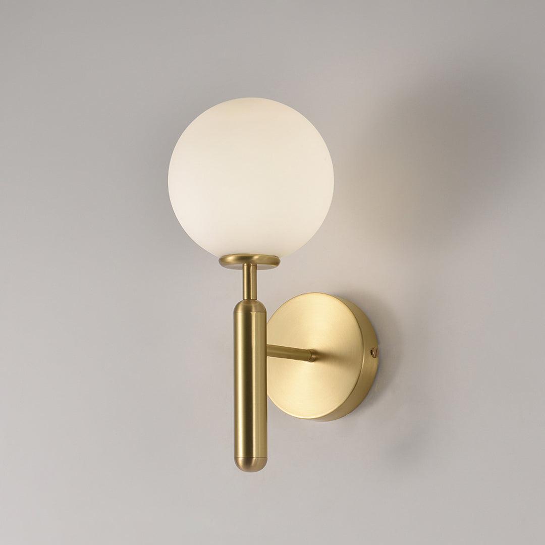 Scandiluxe Brass & Glass Wall Light – Elegant Nordic Sconce