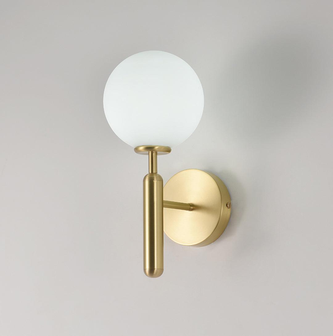 Scandiluxe Brass & Glass Wall Light – Elegant Nordic Sconce