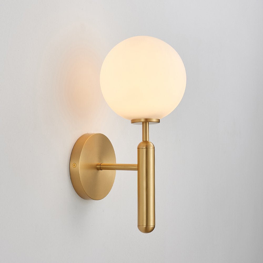 Scandiluxe Brass & Glass Wall Light – Elegant Nordic Sconce